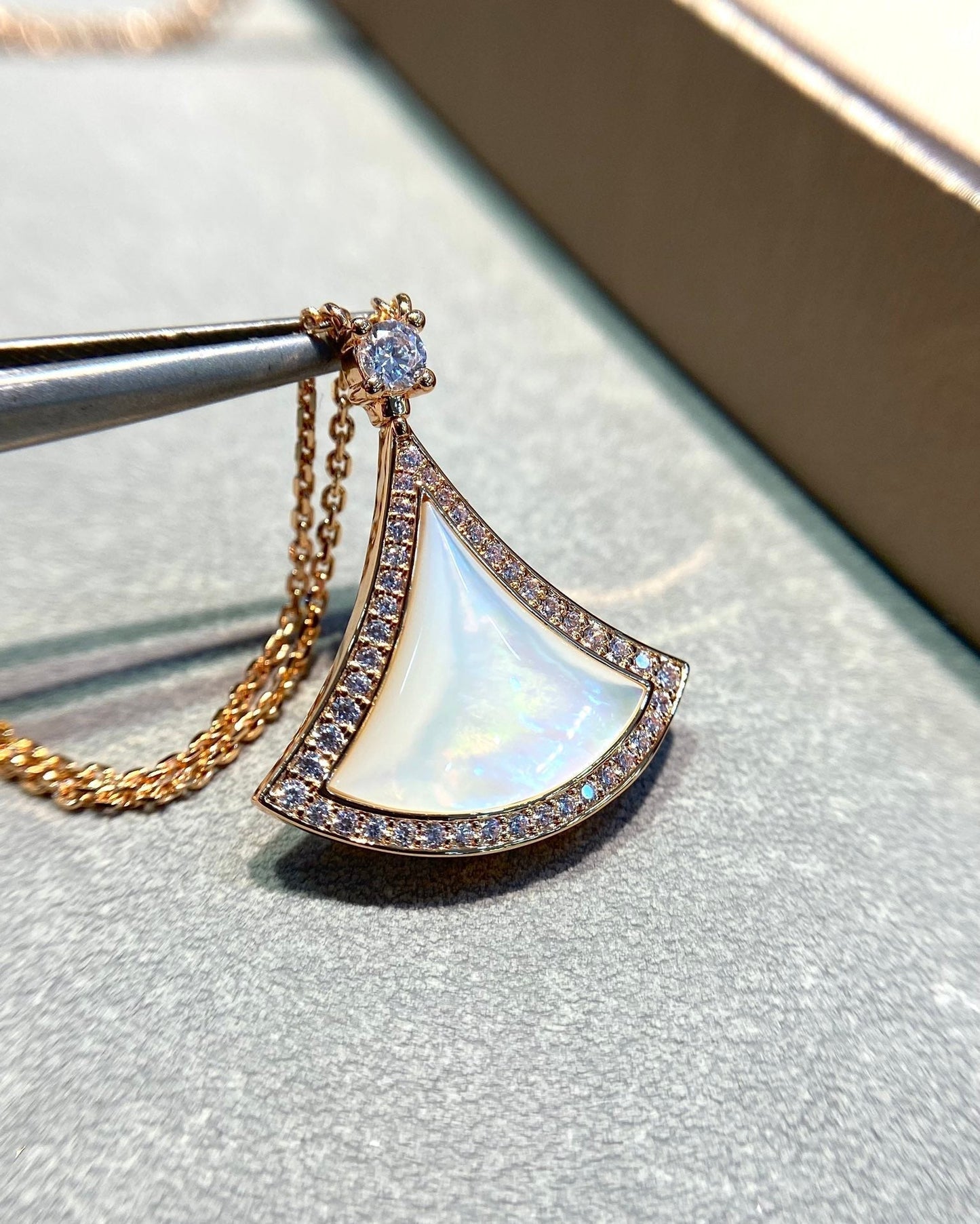 DIANA DREAM MOP DIAMOND PAVED PINK GOLD NECKLACE