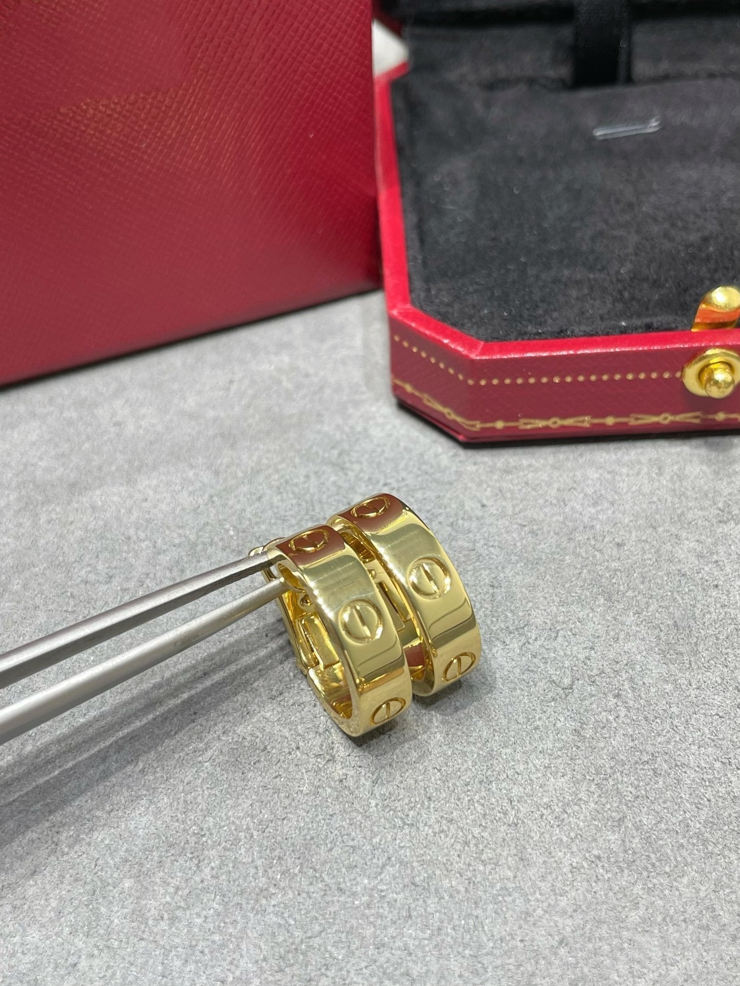 DIANA LOVE 5.5MM EARRINGS