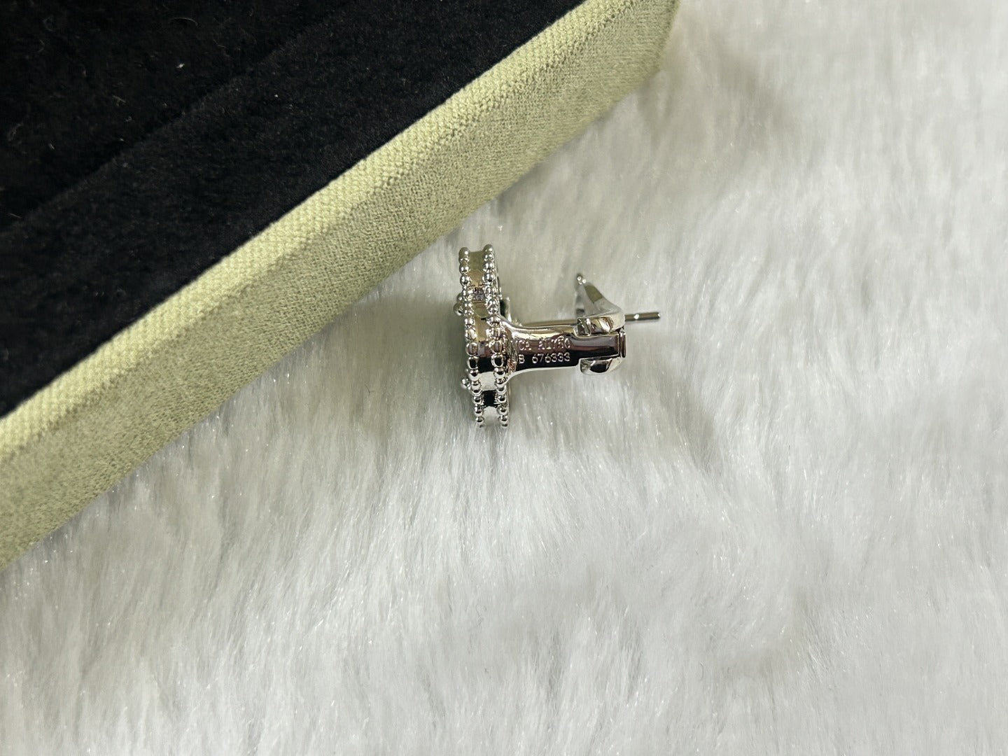 DIANA CLOVER PIETERSITE MEDIUM STUD EARRINGS