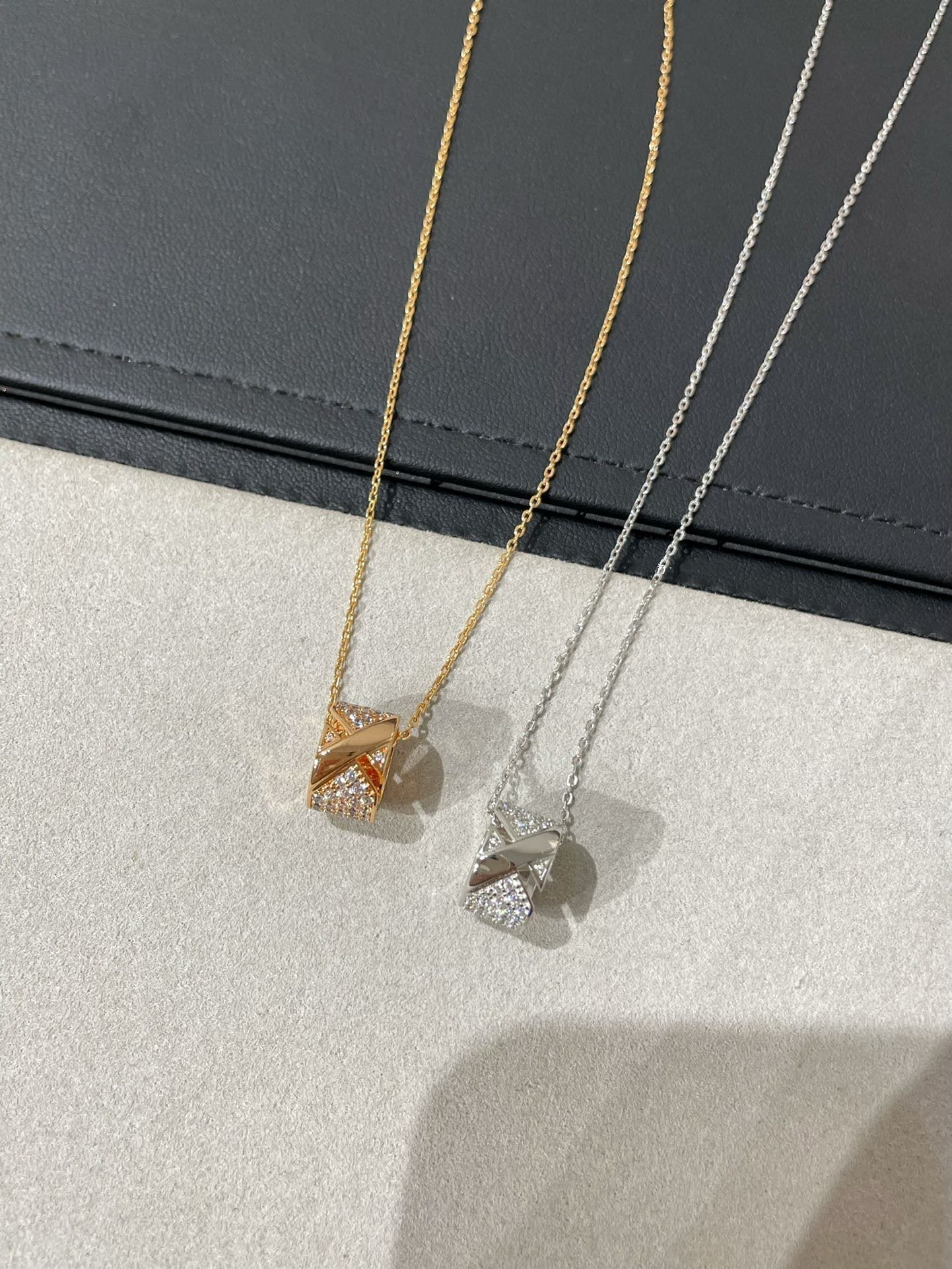 DIANA LIENS EVIDENCE DIAMOND PAVED NECKLACE