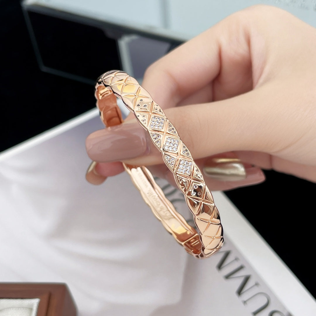 CRUSH BRACELET QUILTED DIAMOND
