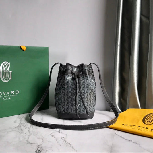 PETIT FLOT BUCKET BAG 22 IN GRAY GOYARDINE CANVAS AND LAMBSKIN TRIM