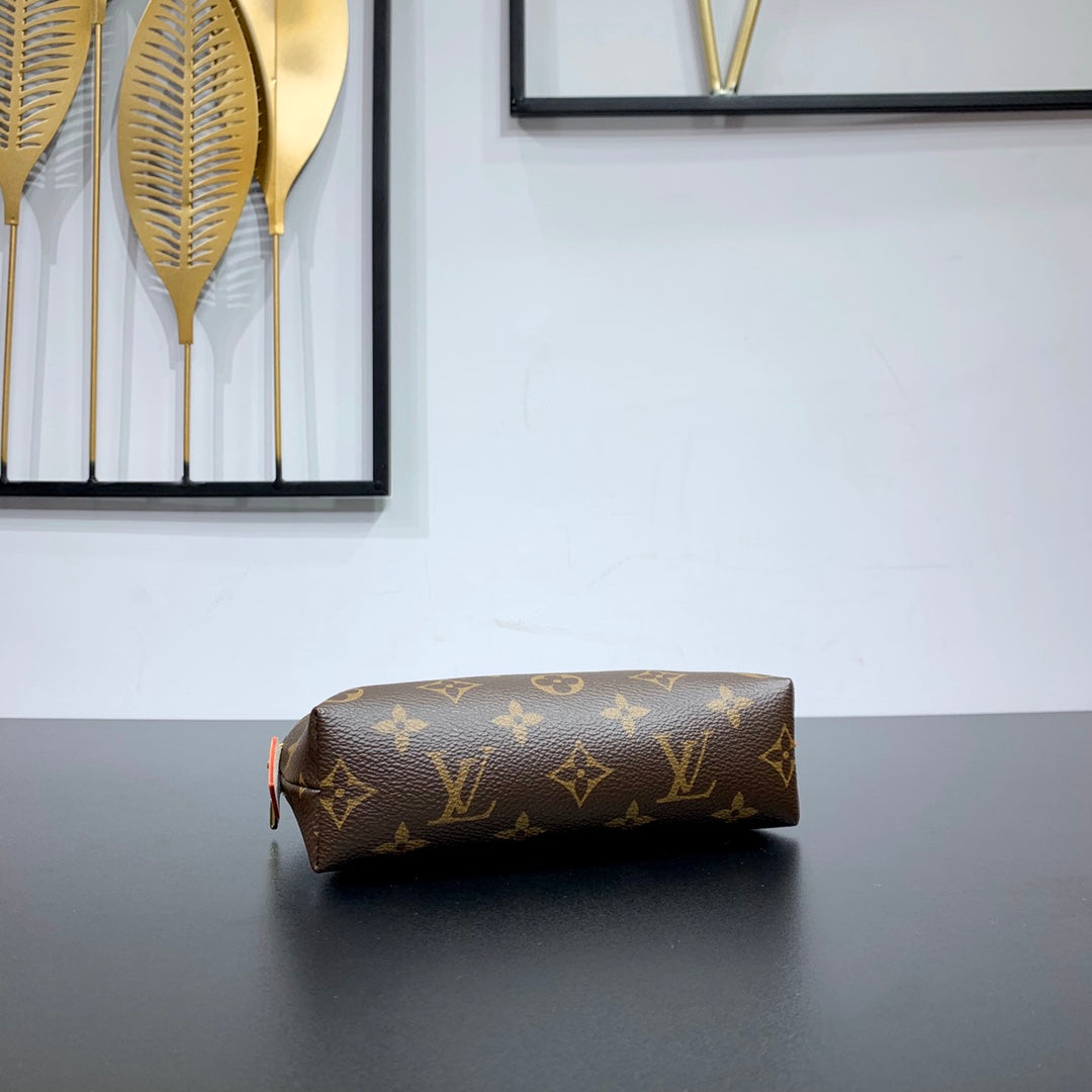 POCHETTE COSM¨¦TIQUE PM 19 IN BROWN MONOGRAM CANVAS