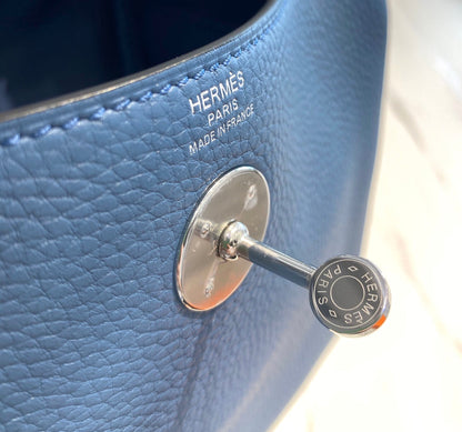 HM LINDY 30 BAG AZURE TAURILLON CLEMENCE LEATHER