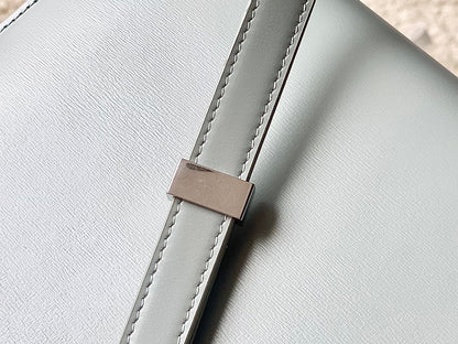CELINE MEDIUM CLASSIQUE BAG 24CM LIGHT GREEN CALFSKIN