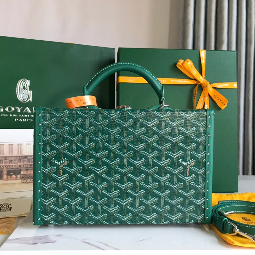 GRAND H?TEL TRUNK BAG 24 IN GREEN GOYARDINE CANVAS AND CALFSKIN