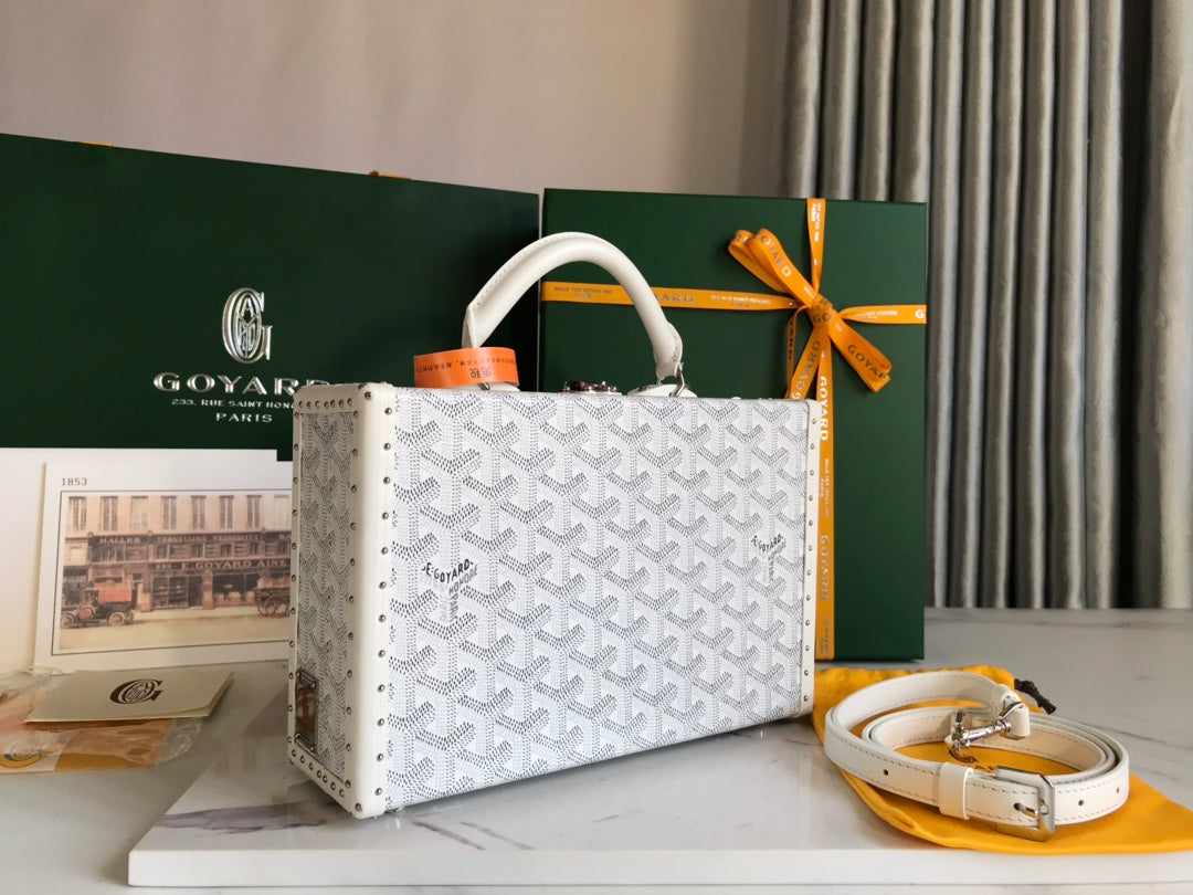 GRAND H?TEL TRUNK BAG 24 IN WHITE GOYARDINE CANVAS AND CALFSKIN
