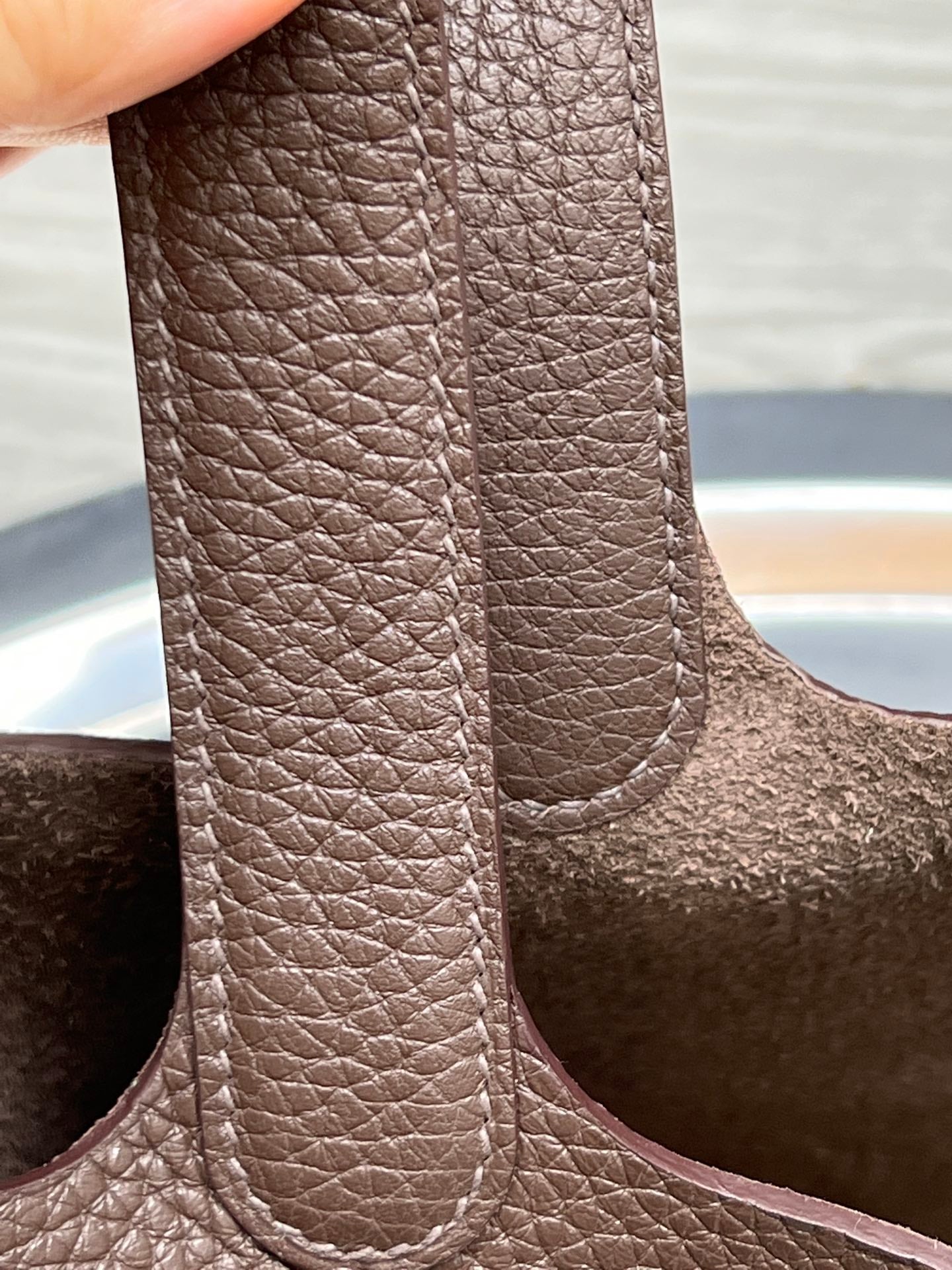 HM PICOTIN LOCK 18 CHOCOLATE TOGO LEATHER