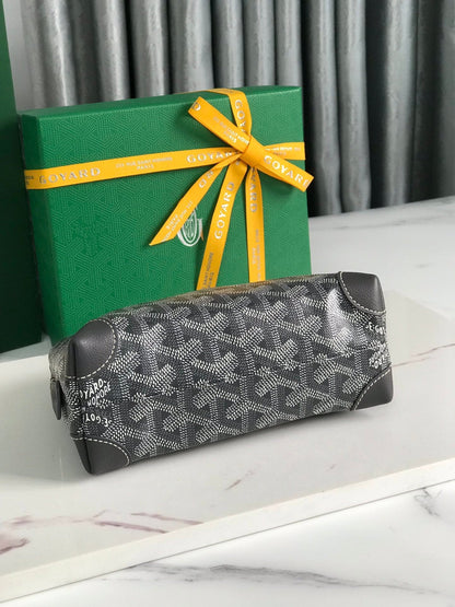 VEND?ME COSMETIC POUCH 17 IN GREY BLACK GOYARDINE CANVAS AND CALFSKIN TRIM
