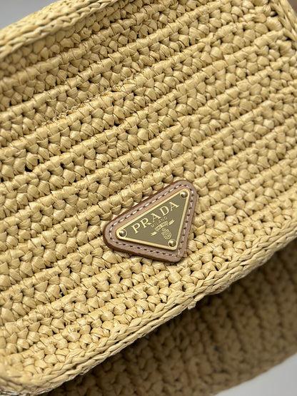CAMERA BAG 20 IN BEIGE WOVEN RAFFIA