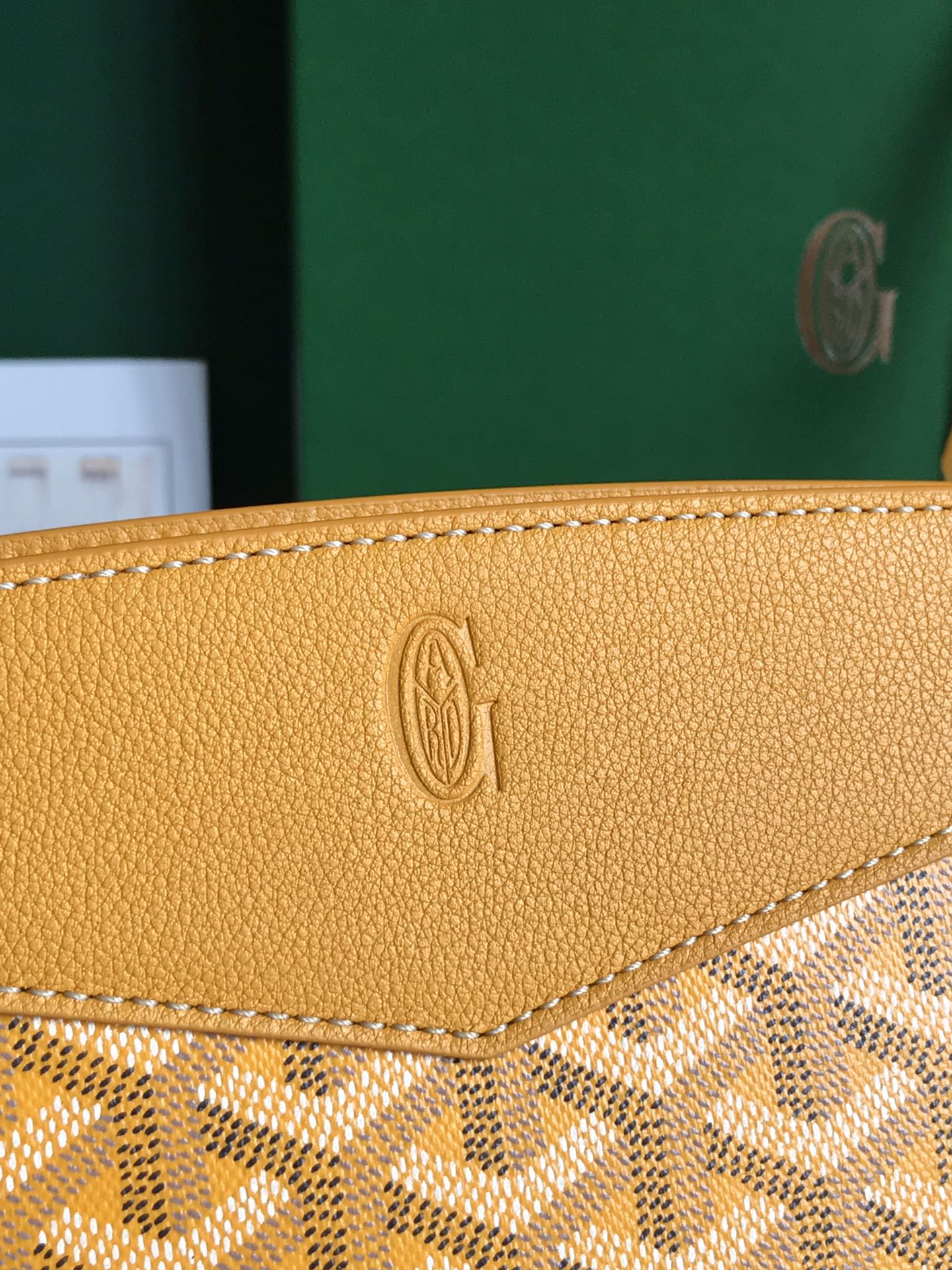 ROUETTE STRUCTUR¨¦ MINI BAG 21 IN YELLOW GOYARDINE CANVAS AND CALFSKIN