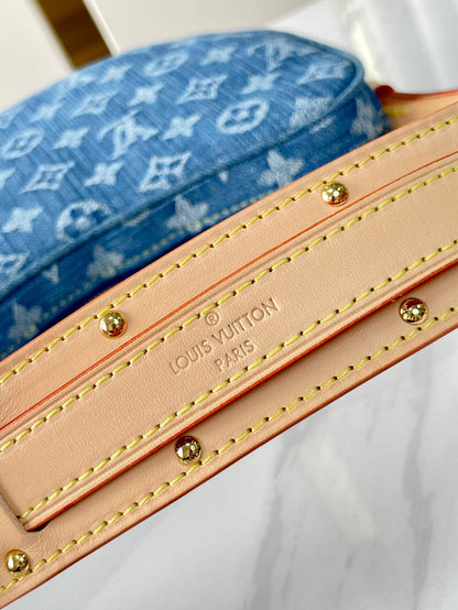 CROISSANT 25 IN BLUE MONOGRAM DENIM