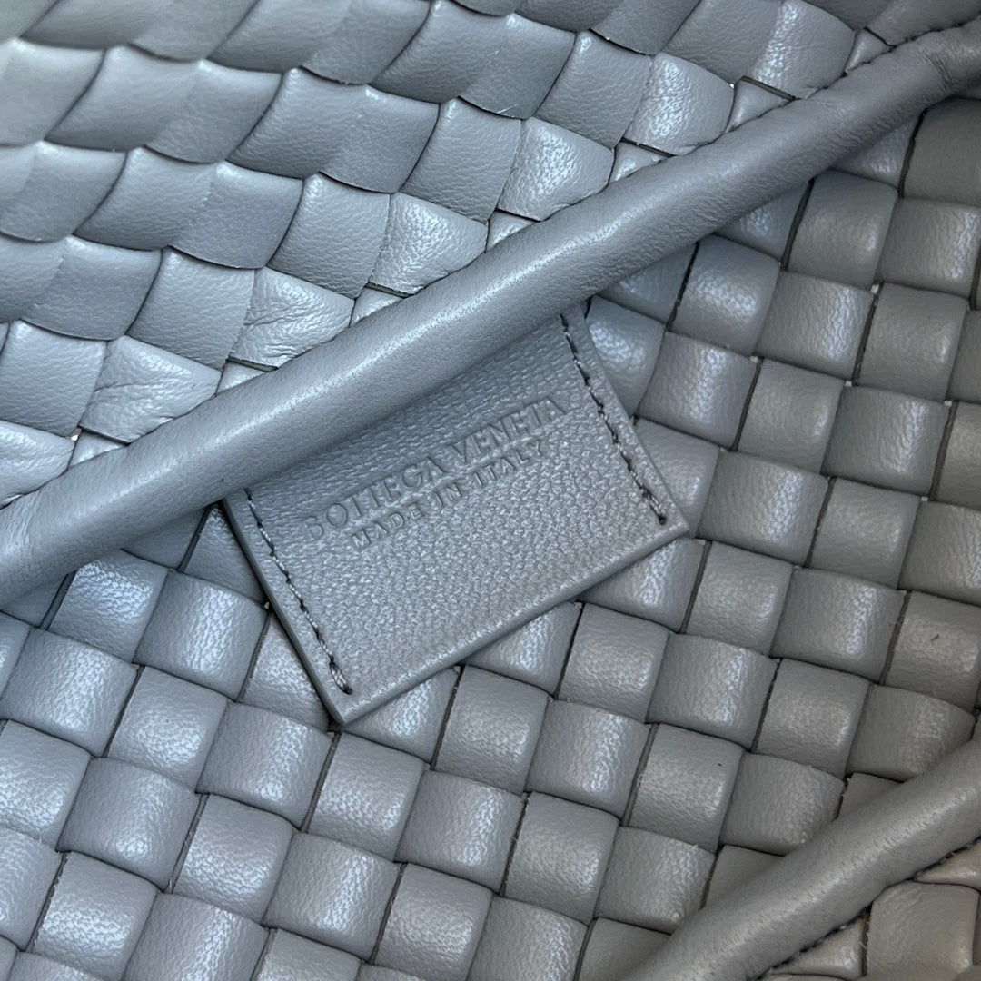 BV Small Cobble Top Handle 23cm Grey Lambskin