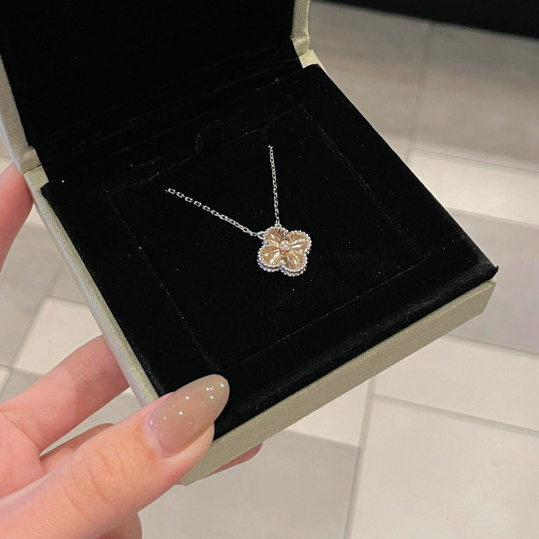 DIANA  2024 SPECIAL EDITION CLOVER 15MM DIAMOND LASER NECKLACE CHRISTMAS