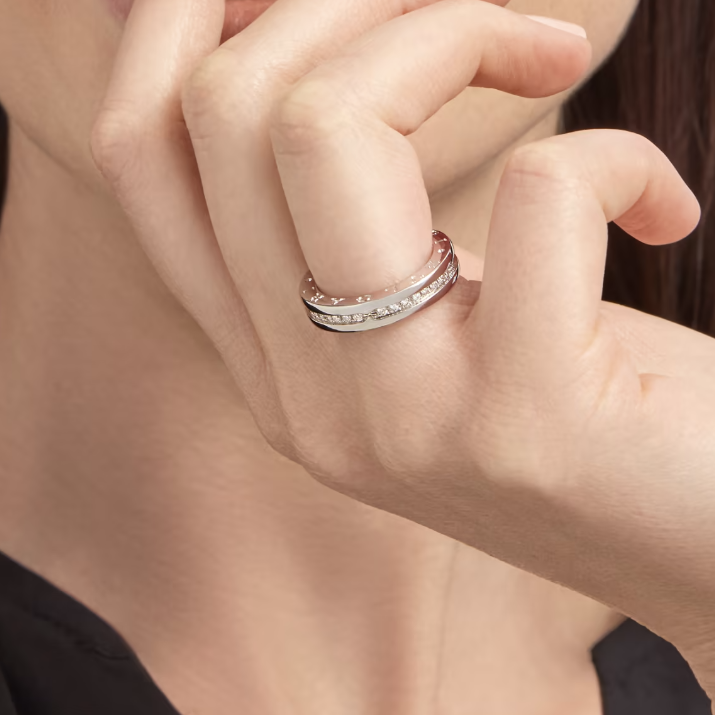 DIANA ZERO 1 ONE-BAND PAVED DIAMONDS ON THE SPIRAL RING