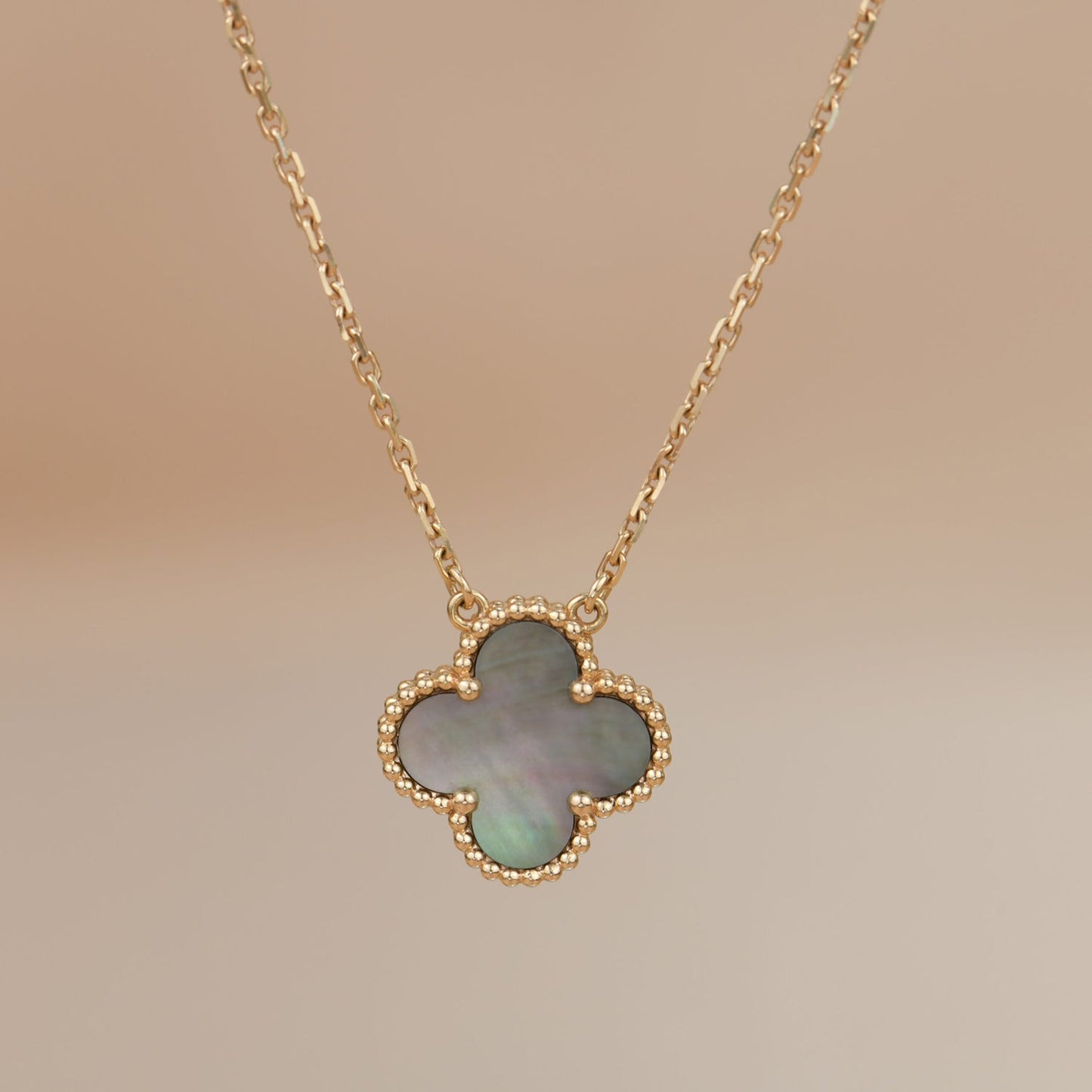 DIANA CLOVER 15MM  GRAY MOTHER OF PEARL NECKLACE