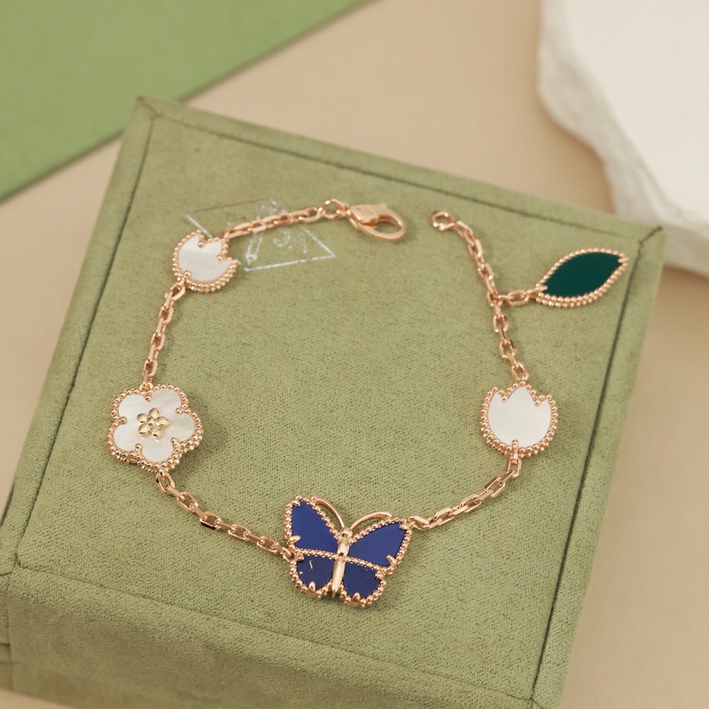 LUCKY SPRING BUTTERFLY 5 MOTIF BRACELET