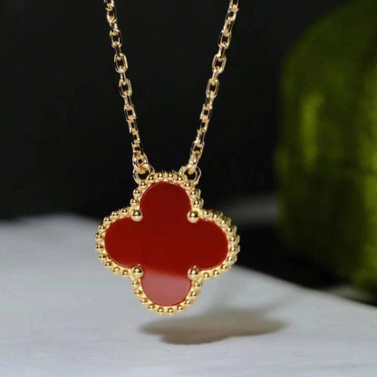 DIANA CLOVER 15MM CARNELIAN SINGLE FLOWER NECKLACE