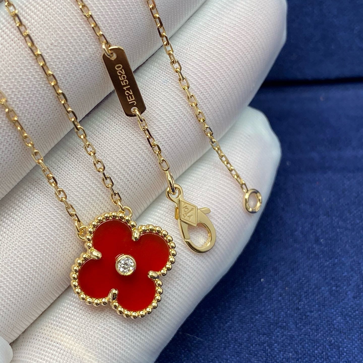DIANA CLOVER 15MM DIAMOND CARNELIAN NECKLACE