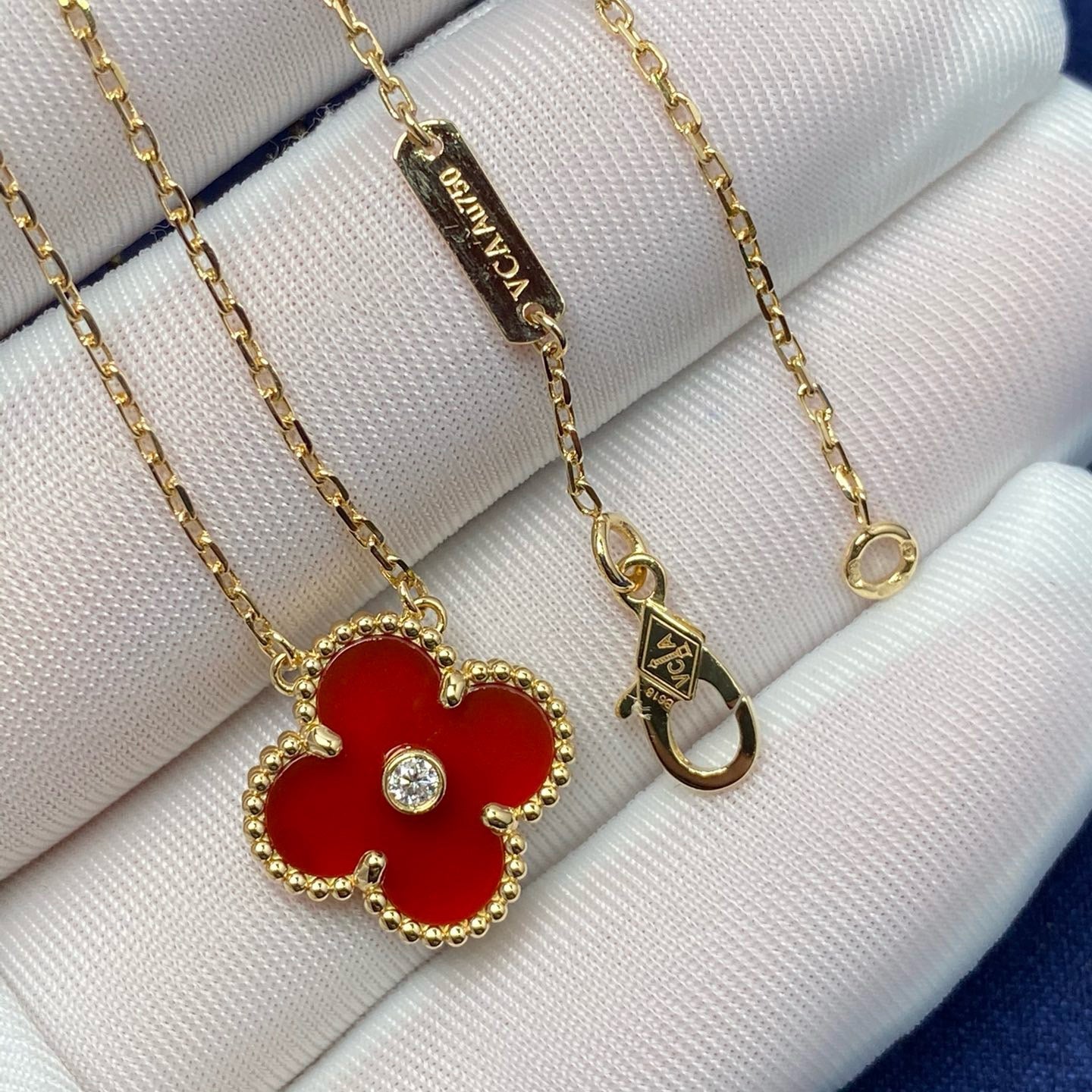DIANA CLOVER 15MM DIAMOND CARNELIAN NECKLACE