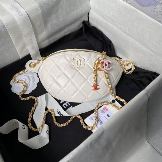 CC 24A Pouch 27cm Classic Bag White Lambskin