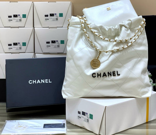 CC 19 HOBO BAG 43CM WHITE CALFSKIN BLACK LOGO GOLD HARDWARE