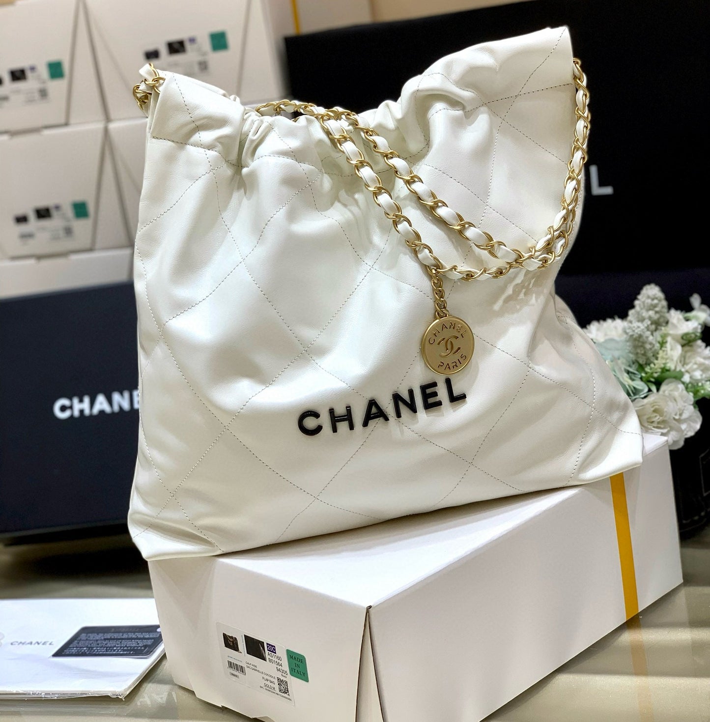 CC 19 HOBO BAG 43CM WHITE CALFSKIN BLACK LOGO GOLD HARDWARE
