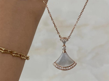 DIANA DREAM NECKLACE MOP PINK GOLD DIAMOND
