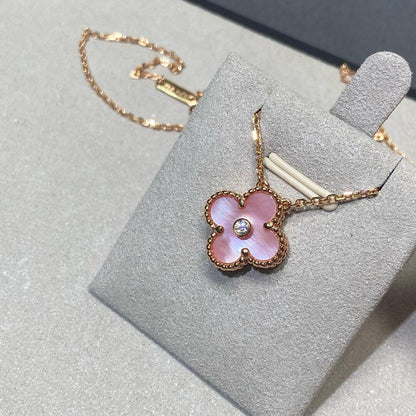 CLOVER 15MM DIAMOND PINK MOP NECKLACE