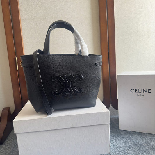 MINI CABAS ANA?S CUIR TRIOMPHE 20 IN BLACK GRAINED CALFSKIN