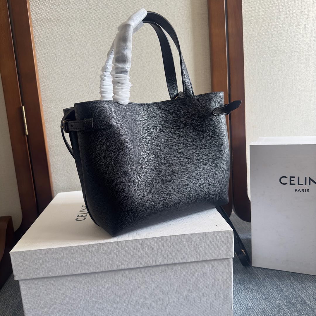 MINI CABAS ANA?S CUIR TRIOMPHE 20 IN BLACK GRAINED CALFSKIN
