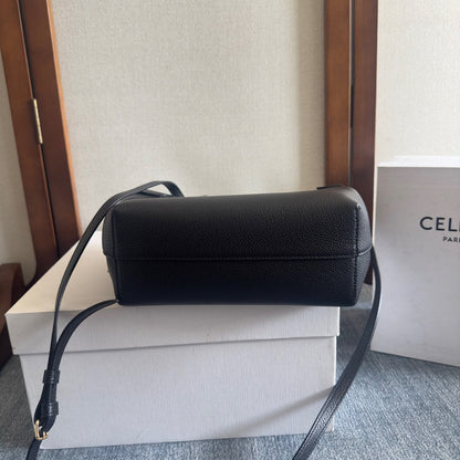 MINI CABAS ANA?S CUIR TRIOMPHE 20 IN BLACK GRAINED CALFSKIN