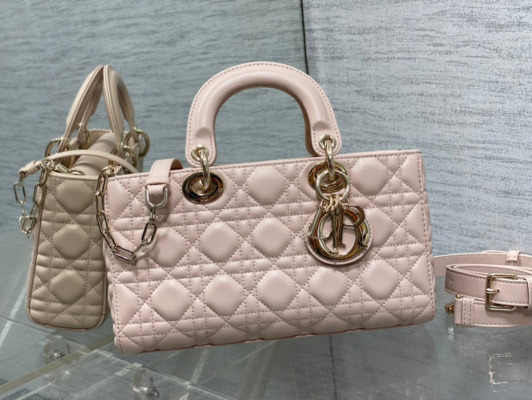MEDIUM LADY D-JOY 26 POWDER PINK LAMBSKIN