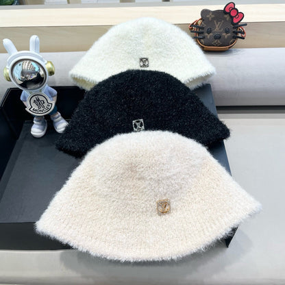BUCKET HAT IN BEIGE RABBIT FUR 404832