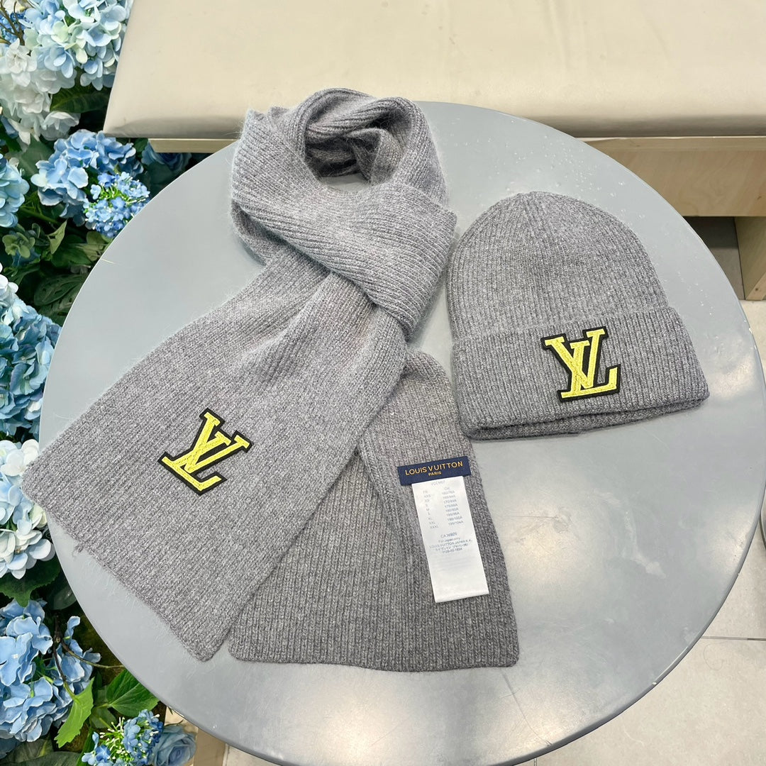 SET SCARF AND HAT IN LIGHT GRAY WOOL 406532