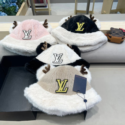 FISHERMAN HAT IN WHITE MIX BLACK WOOL AND RABBIT FUR 409759