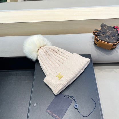 KNITTED BEANIE HAT IN LULLABY PINK WOOL AND FOX FUR 409792