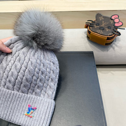 KNITTED BEANIE HAT IN GRAY WOOL 426216