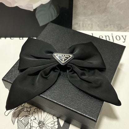 BOW-KNOT HAIR CLIP IN BLACK SILK 358295