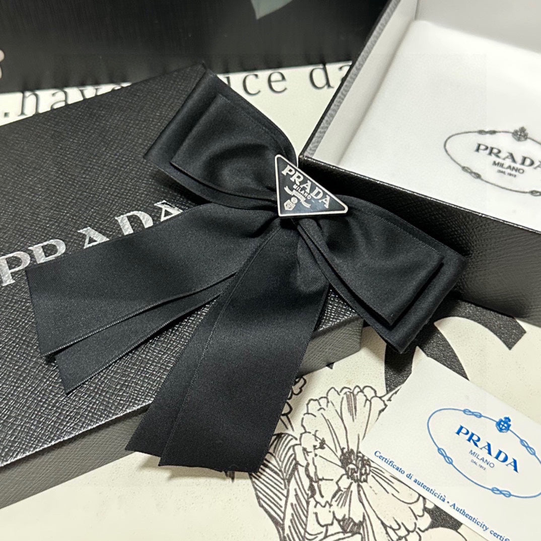 BOW HAIR CLIP IN BLACK RE-NYLON 423593
