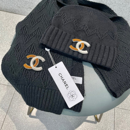 SET HAT AND SCARF IN BLACK WOOL 420823
