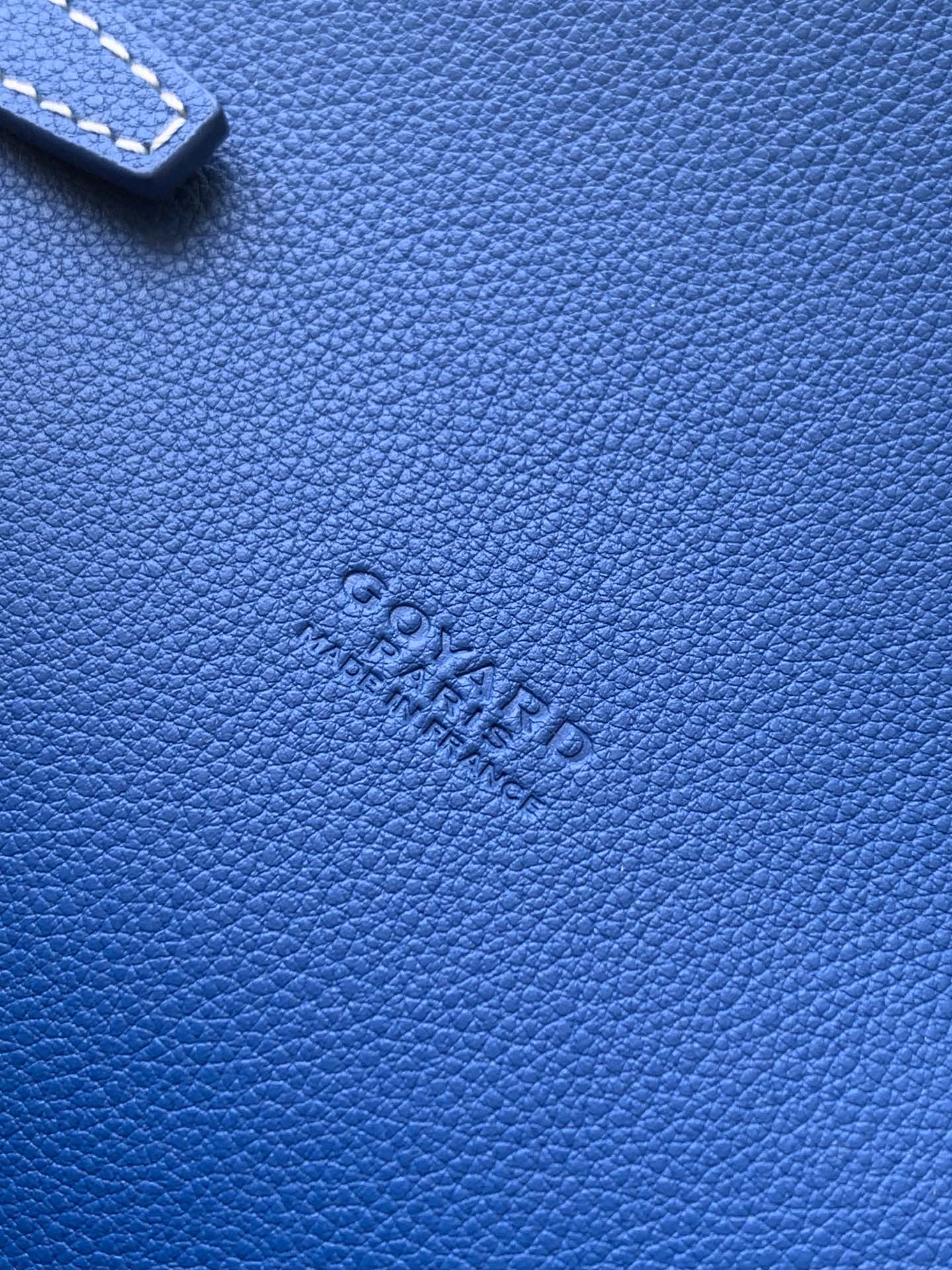 CHYPRE WALLET-POUCH 21 IN SAPPHIRE BLUE GOYARDINE CANVAS AND CALFSKIN