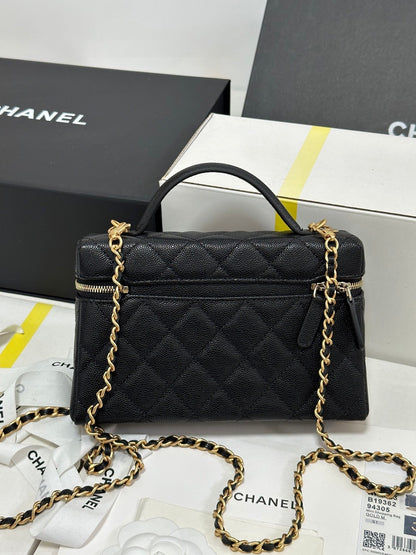 CC 25P Vanity Case 19.5cm Black Calfskin Gold Hardware 243586