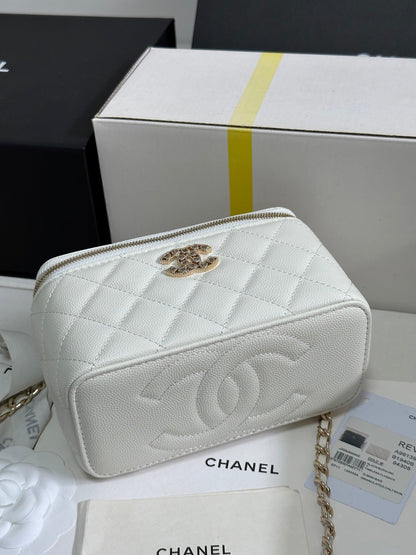 CC 25C Vanity Case 17cm White Caviar Leather Heart Rhinestone Light Gold Hardware 243421