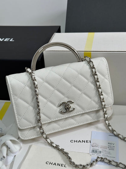 CC 25P Wallet Woc Handle 19cm White Leather Silver Hardware 243451