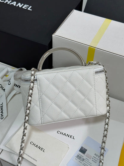 CC 25P Vanity Case 17cm White Leather Silver Hardware 243460