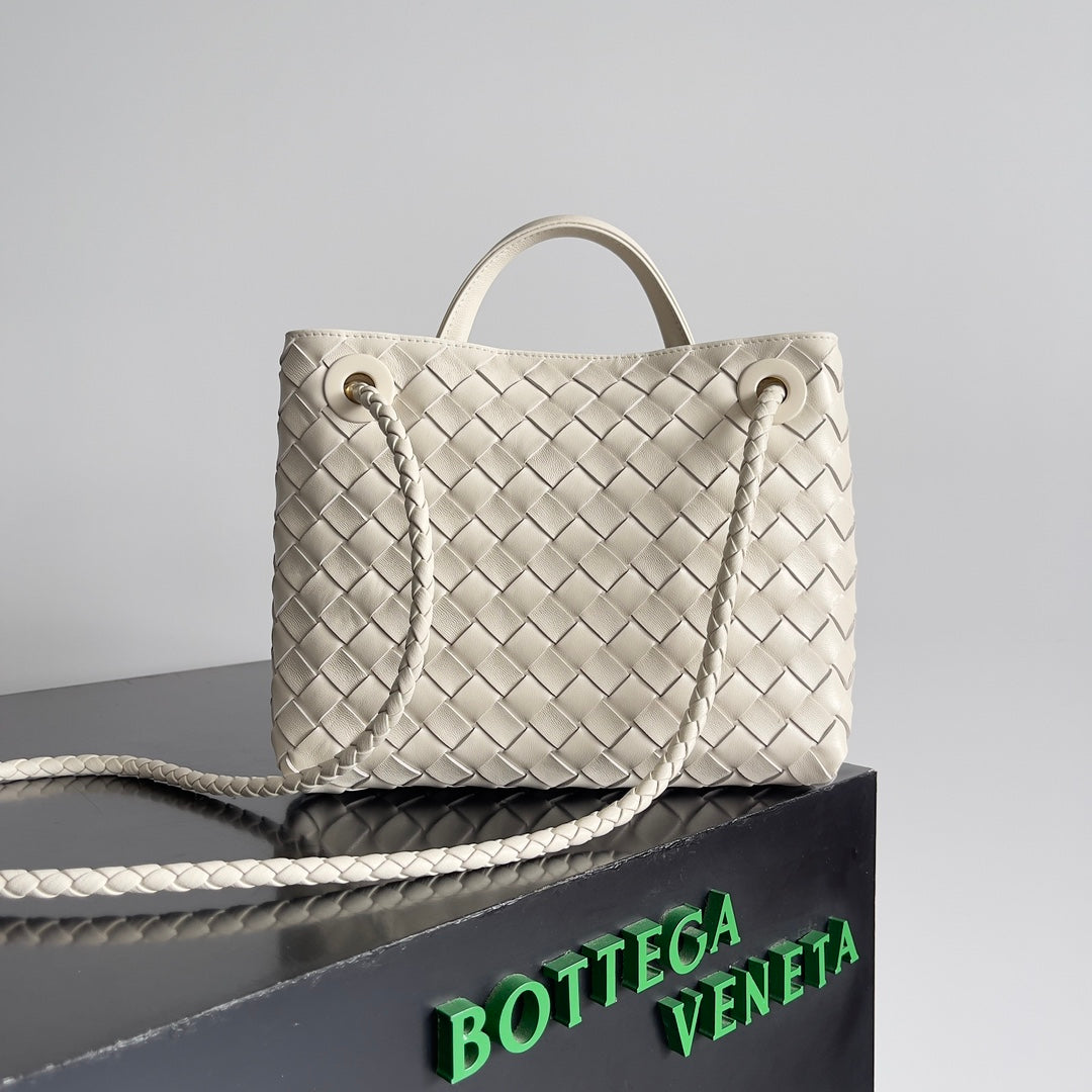 BV Small Andiamo 25 In Cream Lambskin Ghw 249677