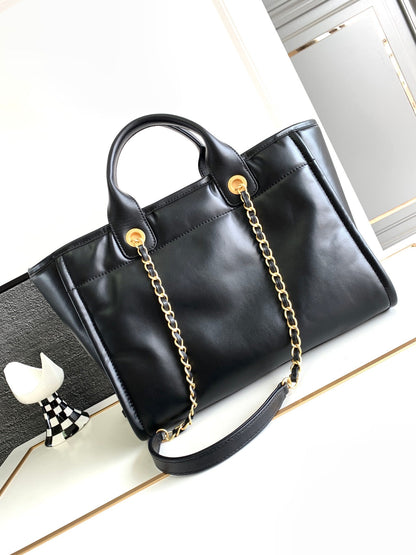 CC MEDIUM DEAUVILLE TOTE BAG 33CM BLACK CALFSKIN GHW