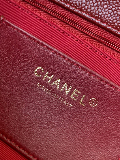 CLASSIC FLAP BAG 22 IN APPLE RED CALFSKIN GOLD HARDWARE
