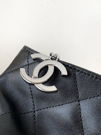 CC Vintage Hobo Bag 30cm Black Lambskin Silver Hardware
